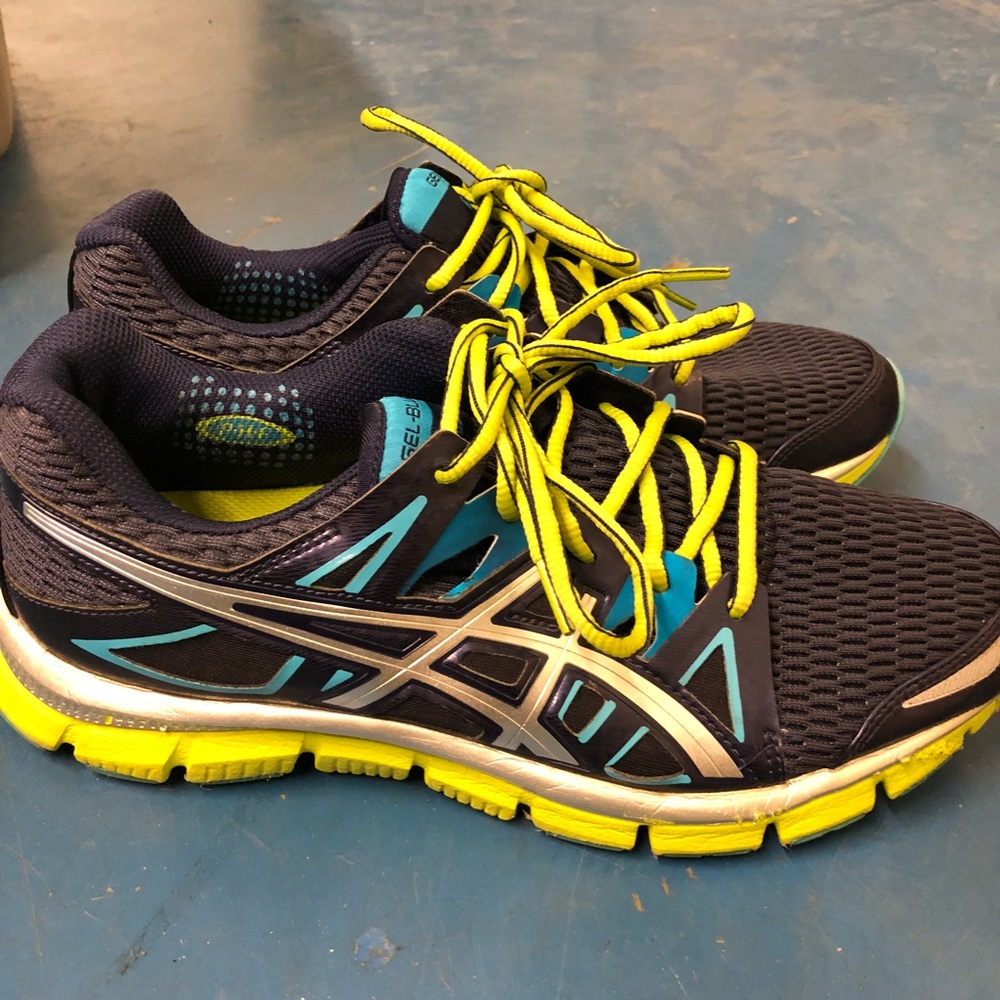 ASICS. Blue. Size 9 - Picture 1 of 5